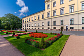 View of The Royal Palace and gardens, Oslo, Norway, Scandinavia, Europe