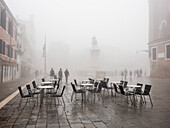 Ein nebliger Wintermorgen, Piazza dei Santi Giovanni e Paolo, Castello, Venedig, UNESCO-Welterbe, Venetien, Italien, Europa