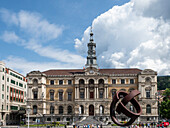 Rathaus und moderne Skulptur von Jorge de Oteiza, Bilbao, Baskenland, Spanien, Europa