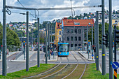 Blick auf die Straßenbahn an einem sonnigen Tag, Altstadt, Oslo, Norwegen, Skandinavien, Europa