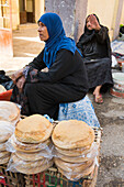 Bread on the market at Daraw, Egypt, North Africa, Africa