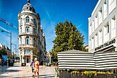 People strolling in the Interdente neighbourhood, Lisbon, Portugal, Europe