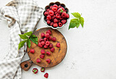 Frische reife Bio-Himbeeren