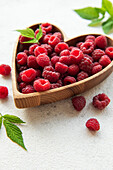 Frische reife Bio-Himbeeren