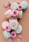 Delicious macaroons with beautiful roses