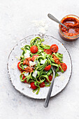 Basilikum-Pasta mit Tomatenpesto