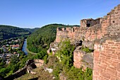 Frankreich, Mosel, Lutzelbourg, Burg aus dem 11. Jahrhundert, Ruinen, Blick auf das Zorntal, den Marne-Rhein-Kanal