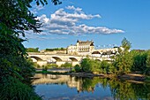 Frankreich, Indre et Loire, Loire-Tal, das von der UNESCO zum Weltkulturerbe erklärt wurde, die Loire-Kais und das Schloss von Amboise