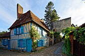 Frankreich, Oise, Gerberoy, Dorf Picard Pays de Bray mit dem Titel "Schönste Dörfer Frankreichs", das Blaue Haus aus dem 17.