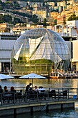 Italy, Liguria, Genoa, Porto Antico (Old harbour), Banano Tsunami restaurant bar and Biosfera by Renzo Piano