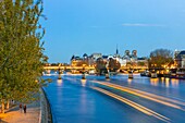 France, Paris, area listed as World Heritage by UNESCO, the banks of Seine river in autumn , Saint Louis Island