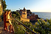 Italien, Ligurien, Provinz La Spezia, Nationalpark Cinque Terre, von der UNESCO zum Weltkulturerbe erklärt, Azuverde oder Fußgängerküstenweg, der Corniglia mit Monterosso verbindet, Via Vernazza, Dorf Vernazza