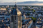 Frankreich, Indre et Loire, Loire-Tal, von der UNESCO zum Weltkulturerbe erklärt, Uhrenturm, Überbleibsel der alten Basilika Saint Martin