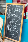 Frankreich, Paris, Zeichen des Beaujolais Nouveau, Lino-Kaffee