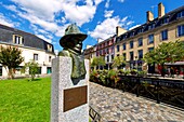 France, Finistere, Quimper, Steir quay, Jean Moulin bust