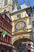 Frankreich, Seine Maritime, Rouen, die Gros Horloge ist eine astronomische Uhr aus dem 16.