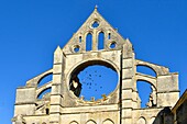 Frankreich, Aisne, Longpont, die Zisterzienserabtei, Fassade der gotischen Abteikirche