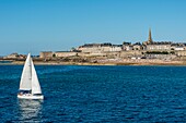 France, Ille et Vilaine, Cote d'Emeraude (Emerald Coast), Saint Malo, the walled city with the Bidouane Tower on the left and Bon Secours beach right