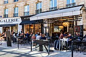 France, Gironde, Bordeaux, area classified as World Heritage by UNESCO, the Golden Triangle, Place des Grands-Hommes, terrace of the café and restaurant Le bistrot des Grands Hommes