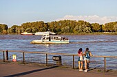 Frankreich, Gironde, Bordeaux, von der UNESCO zum Weltkulturerbe erklärtes Gebiet, Quai de la Douane, Flusspendel an der Garonne