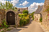 France, Finistère (29), Cornwall, Locronan, the village is ranked among the most beautiful villages in France and small towns of character, around the church the roofs of the village are works of art, the central square and the Renaissance houses are granite