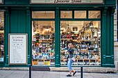 France, Gironde, Bordeaux, zone classified World Heritage by UNESCO, rue Piliers de Tutelle, delicatessen Le Comptoir Bordelais