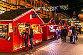 France, Somme, Amiens, Marché de Noël dans les rues du centre ville, le plus grand marché de Noël du nord de la France