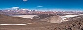 Argentinien, Provinz Catamarca, Laguna Verde und Laguna Negra, Vulkan Pissis im Hintergrund, Chaschuil-Tal, Route 60 zwischen Fiambala und der chilenischen Grenze