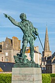 France, Ille et Vilaine, Cote d'Emeraude (Emerald Coast), Saint Malo, statue of the privateer Robert Surcouf made by the sculptor Alfred Caravaniez at the end of the XIXth century on the ramparts of the garden of the place du Québec