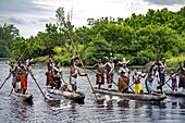 Indonesien,Papua,Bezirk Asmat,Stamm der Asmat im Dorf Uwus