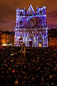 Frankreich,Rhone,Lyon,Stadtteil Vieux-Lyon,historische Stätte,die von der UNESCO zum Weltkulturerbe erklärt wurde,die Kathedrale von Lyon (Cathedrale Saint-Jean-Baptiste de Lyon) während der Fete des Lumieres (Lichtfest),Show Genesis von Theoriz Studio