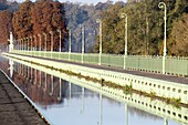 Frankreich,Loiret,Loiretal,Briare,Brücke des Briare-Kanals,die 45 Meter über die Loire führt