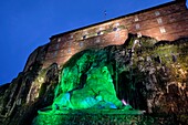 Frankreich,Territoire de Belfort,Belfort,Zitadelle,Schloss,der Löwe des Bildhauers Auguste Bartholdi,Abend,Illumination,Winter