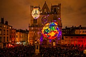 Frankreich,Rhône,Lyon,Stadtviertel Vieux-Lyon,historische Stätte,die von der UNESCO zum Weltkulturerbe erklärt wurde,die Kathedrale von Lyon (Cathedrale Saint-Jean-Baptiste de Lyon) während der Fete des Lumieres (Lichtfest),Show Genesis von Theoriz Studio