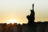 Frankreich,Paris,Seineufer,von der UNESCO zum Weltkulturerbe erklärt,Freiheitsstatue von Bartholdi auf der Ile aux Cygnes (Gänseinsel)