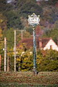 Frankreich,Loiret,Loire-Tal,Briare,Seitenkanal zur Loire,Grenzzeichen für den Güterverkehr