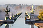 Frankreich,Loiret,Loire-Tal,Briare,Brücke des Briare-Kanals,die 45 Meter über die Loire führt