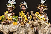 Papua-Neuguinea,Bezirk National Capitale,Port Moresby,Motu- und Koitabu-Stamm,Stadtviertel,Gran Papua Hotel,Hiri Moale Festival,das jedes Jahr Mitte September stattfindet,Kandidatinnen der Hiri-Königin-Wahl