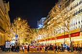 Frankreich,Paris,Galeries Lafayette mit Weihnachtsdekoration