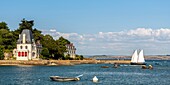 Frankreich,Finistère (29),Cornouaille,Douarnenez,Segelboot vor der Insel Tristan bei Tréboul