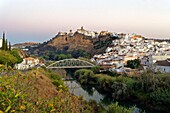 Spain, Andalusia, Cadiz Province, Arcos de la Frontera, White Villages route (Ruta de los Pueblos Blancos), the village on a rocky cliff and Guadalete river