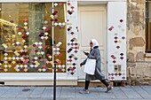 France, paris, front window of the pastry shop L'Eclair de Genie Christophe Adam in Rue Pavee