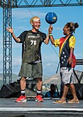 Papua-Neuguinea,Bezirk National Capitale,Port Moresby,Ela Beach District,Unabhängigkeitsfest,das jedes Jahr Mitte September stattfindet,japanischer Basketball-Jongleur Jun Hasegawa