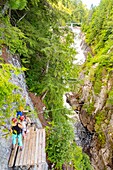 Kanada,Provinz Québec,Beaupre,Sainte-Anne-Schlucht,die vom Fluss Saint Anne du Nord gegraben wurde,mit einem 74 m hohen Wasserfall