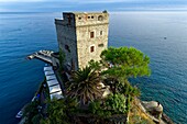 Italien,Ligurien,Provinz La Spezia,Nationalpark Cinque Terre,von der UNESCO zum Weltkulturerbe erklärt,Dorf Monterosso al Mare,Aurora-Turm aus dem 16. Jahrhundert,Restaurant-Bar Torre Aurora