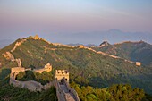 China,Provinz Hebei,die Chinesische Mauer zwischen Jinshanling und Simatai,erbaut 1570 während der Ming-Dynastie,von der UNESCO zum Weltkulturerbe erklärt