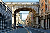 Italien,Ligurien,Genua,Via XX Settembre mit monumentaler Brücke