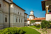 Rumänien,Walachei,Horezu,das Kloster Horezu wurde 1993 aufgrund der Qualität der Erhaltung der über 300 Jahre alten Malereien in die Liste des UNESCO-Welterbes aufgenommen