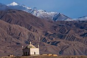 China,Xinjiang,Pamir-Hochland,Weiden und halbnomadische Tadjik-Gemeinschaften von Taxkorgan,Mausoleum