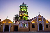 Kolumbien,Bolivar,Santa Cruz de Mompox,von der UNESCO zum Weltkulturerbe erklärt,die Kirche Santa Barbara,aus dem 17.